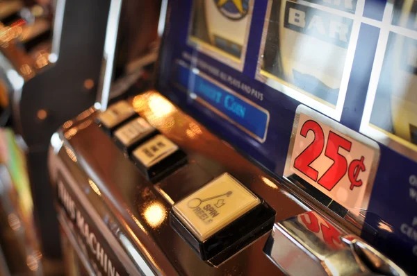 Wolf Gold paytable on menangbet88